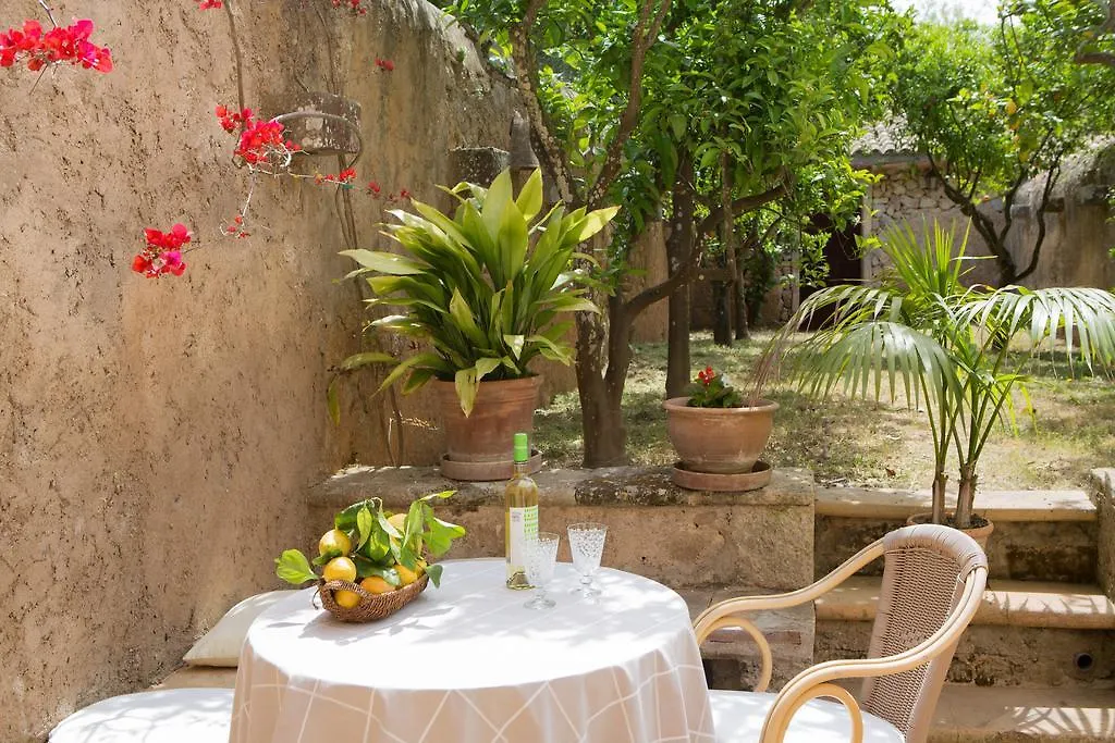 Farm stay Agroturismo Es Pla De Llodra Manacor